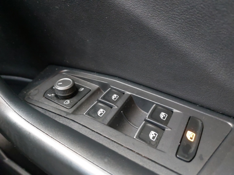 Used Volkswagen T-Roc 2023 for sale - 76484164: Photo 17