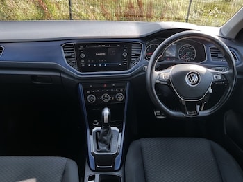 Used Volkswagen T-Roc 2020 for sale - 75506157: Photo
