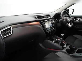 Used Nissan Qashqai 2018 for sale - 77988499: Photo