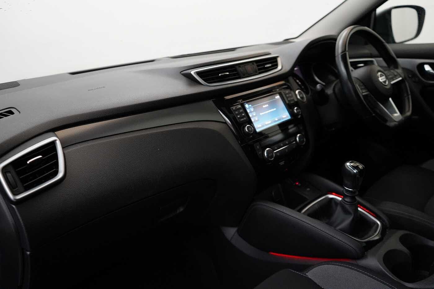 Used Nissan Qashqai 2018 for sale - 77802333: Photo 2