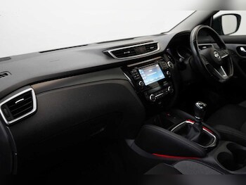 Used Nissan Qashqai 2018 for sale - 77802333: Photo