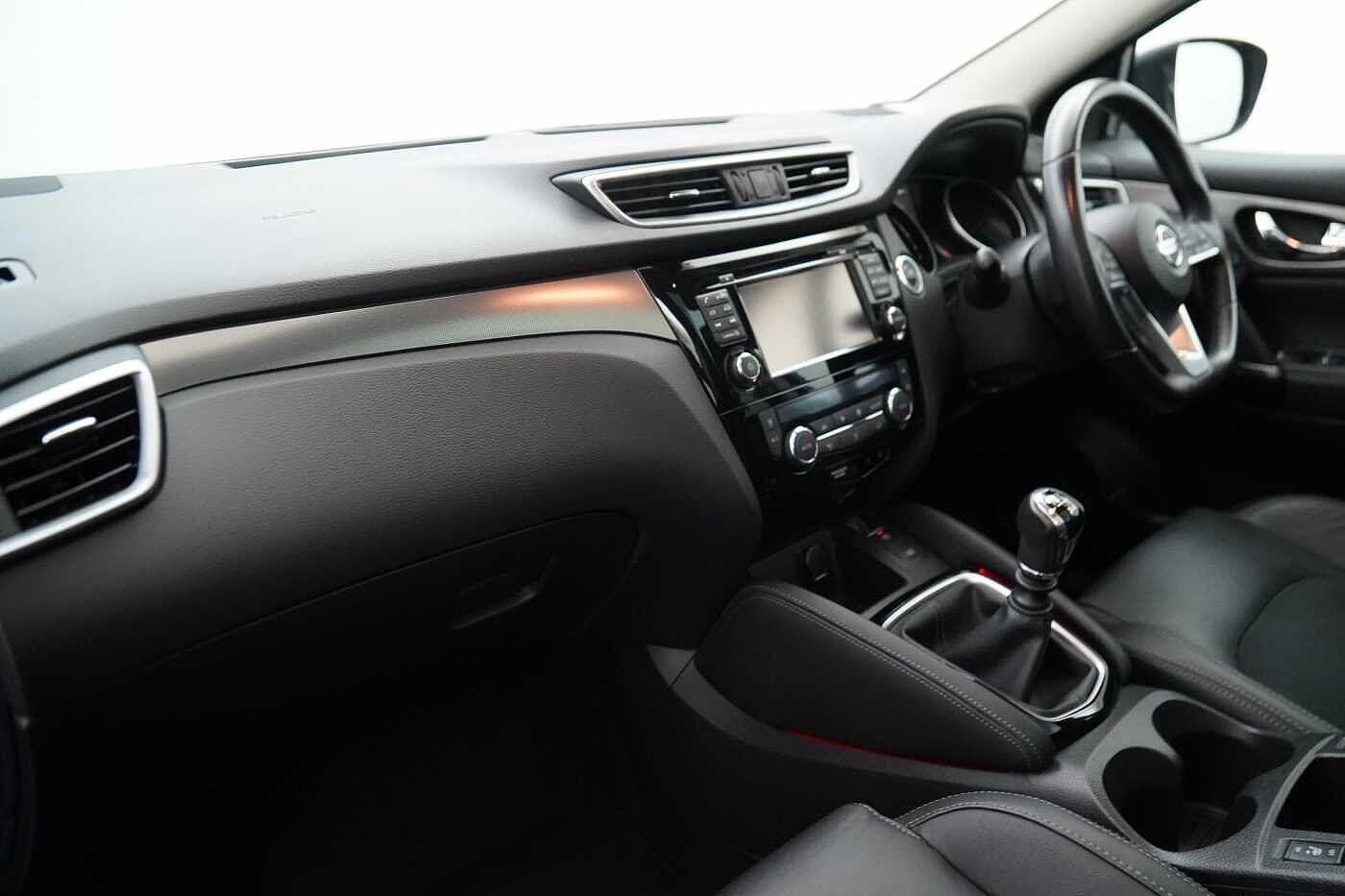 Used Nissan Qashqai 2018 for sale - 77715304: Photo 2