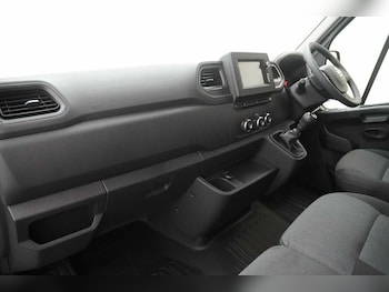 Used Nissan Interstar 2024 for sale - 76677377: Photo