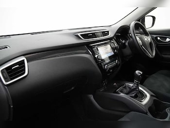 Used Nissan X-Trail 2017 for sale - 77258788: Photo