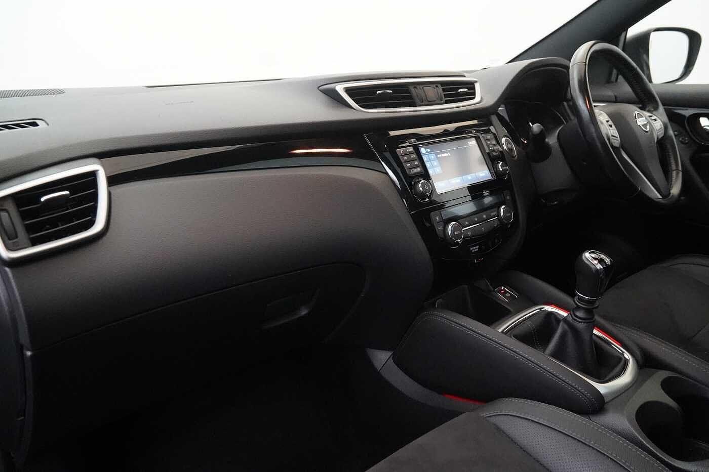 Used Nissan Qashqai 2017 for sale - 77568609: Photo 2