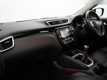 Used Nissan Qashqai 2017 for sale - 76673481: Photo