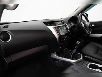Used Nissan Navara 2021 for sale - 76979737: Photo