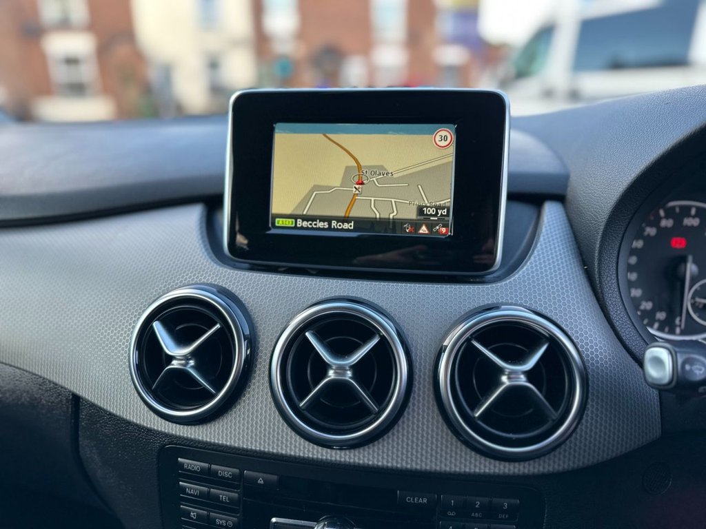 Used Mercedes-Benz B Class 2013 for sale - 76798030: Photo 11