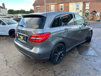 Used Mercedes-Benz B Class 2013 for sale - 76798030: Photo