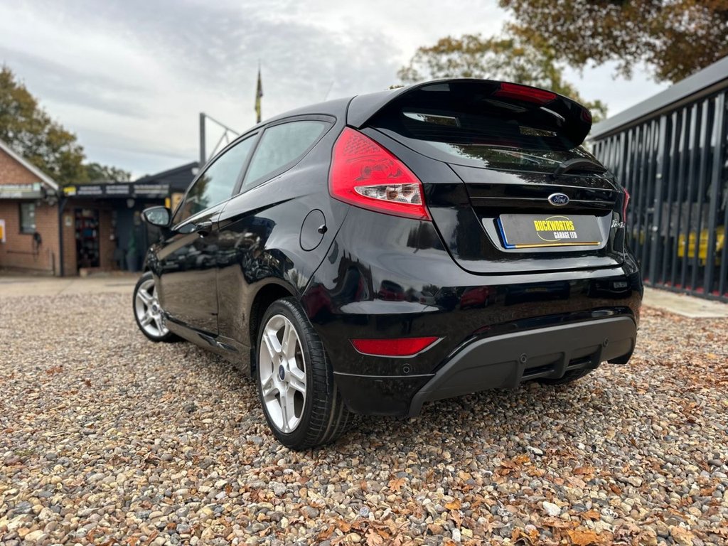 Used Ford Fiesta 2012 for sale - 76496533: Photo 4