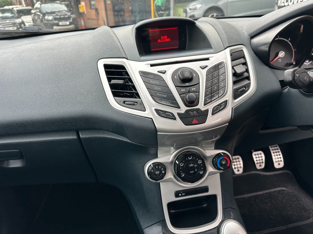 Used Ford Fiesta 2012 for sale - 76496533: Photo 9