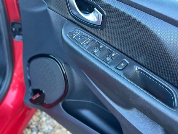 Used Renault Clio 2019 for sale - 73400340: Photo 15