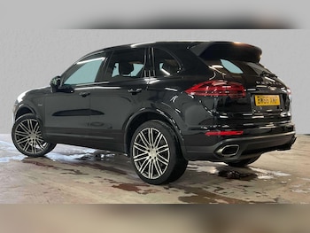 Used Porsche Cayenne 2016 for sale - 75812883: Photo