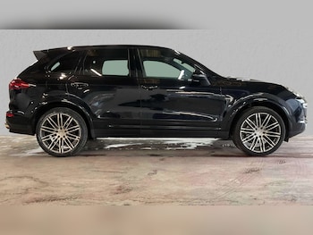 Used Porsche Cayenne 2016 for sale - 75812883: Photo