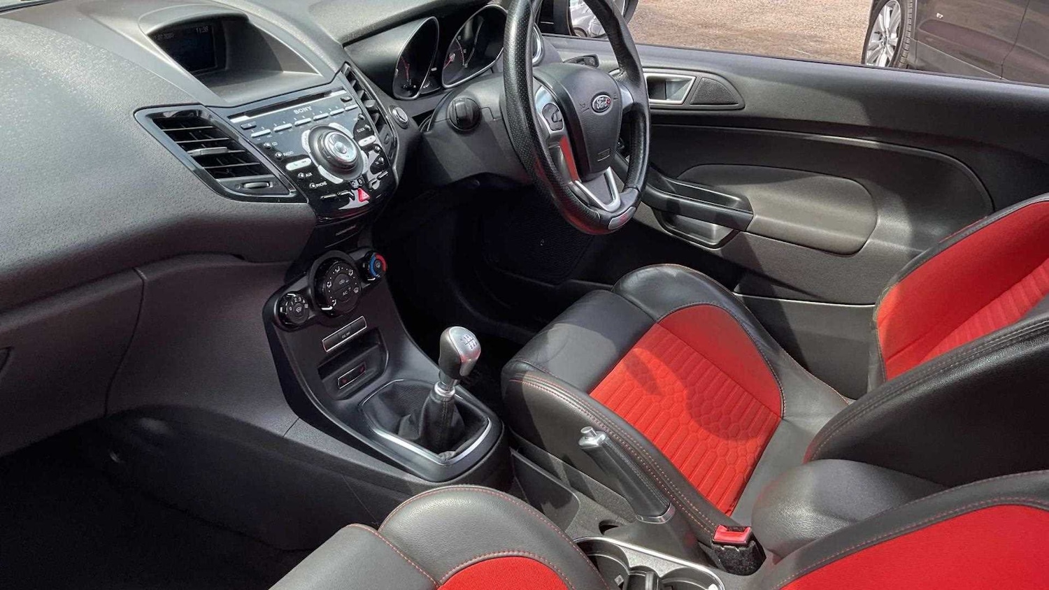 Used Ford Fiesta 2015 for sale - 76125970: Photo 16