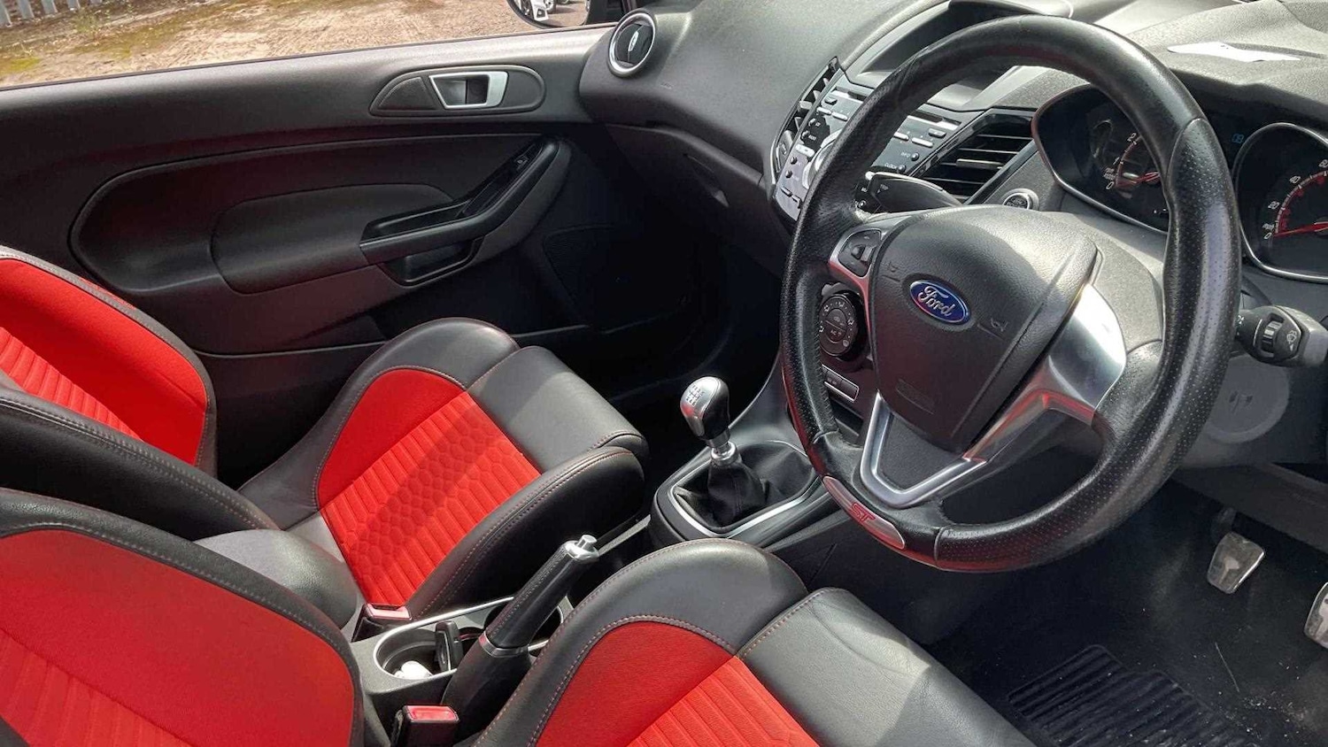 Used Ford Fiesta 2015 for sale - 76125970: Photo 21