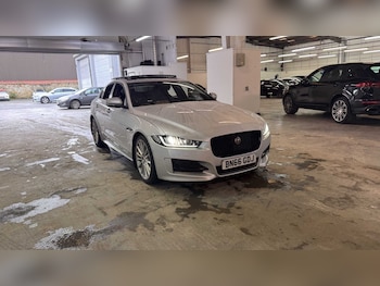 Used Jaguar XE 2016 for sale - 75968097: Photo