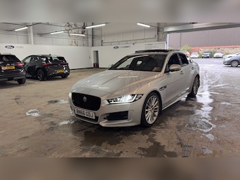 Used Jaguar XE 2016 for sale - 75968097: Photo