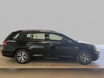 Used Volkswagen Golf 2018 for sale - 75903284: Photo