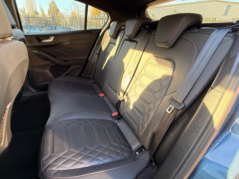 Used Ford Focus 2023 for sale - 76895329: Photo 10