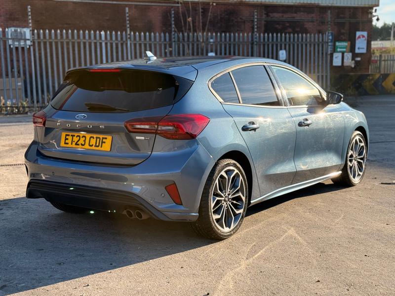 Used Ford Focus 2023 for sale - 76895329: Photo 2