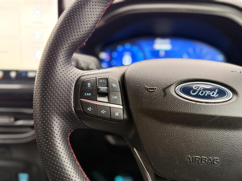 Used Ford Focus 2023 for sale - 76796996: Photo 13