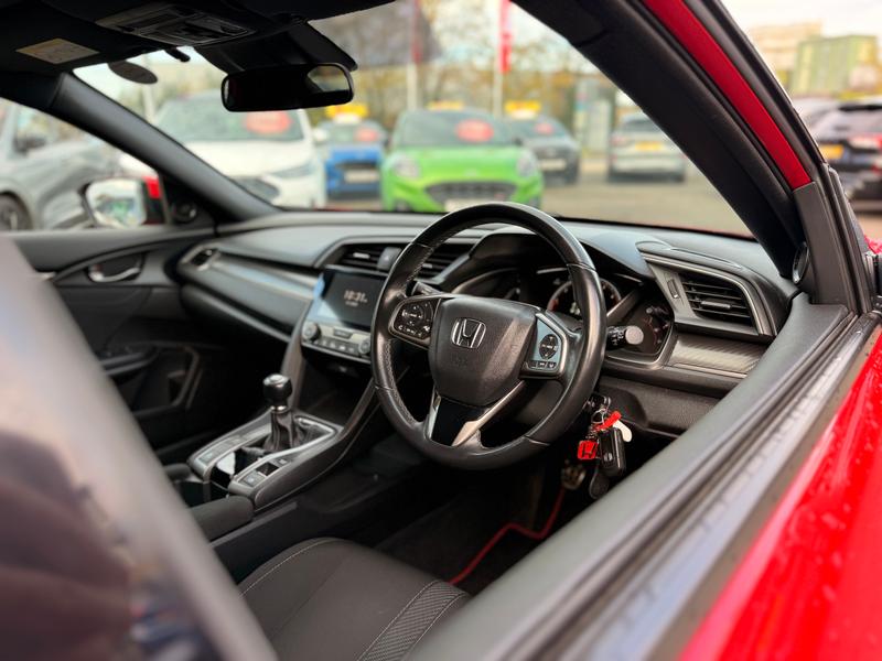 Used Honda Civic 2017 for sale - 76796985: Photo 13