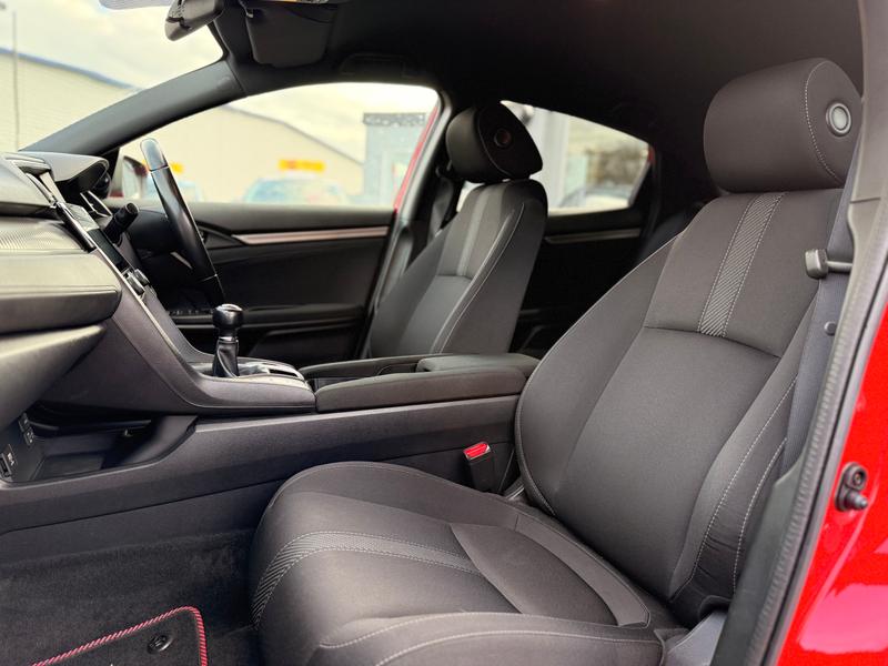 Used Honda Civic 2017 for sale - 76796985: Photo 14