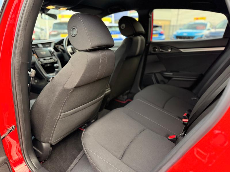 Used Honda Civic 2017 for sale - 76796985: Photo 15