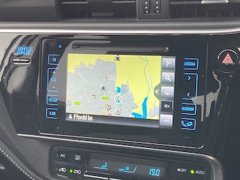 Used Toyota Auris 2018 for sale - 76276395: Photo