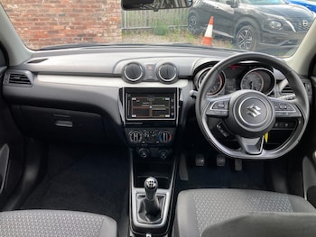 Used Suzuki Swift 2024 for sale - 76276385: Photo