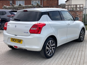 Used Suzuki Swift 2024 for sale - 76276385: Photo