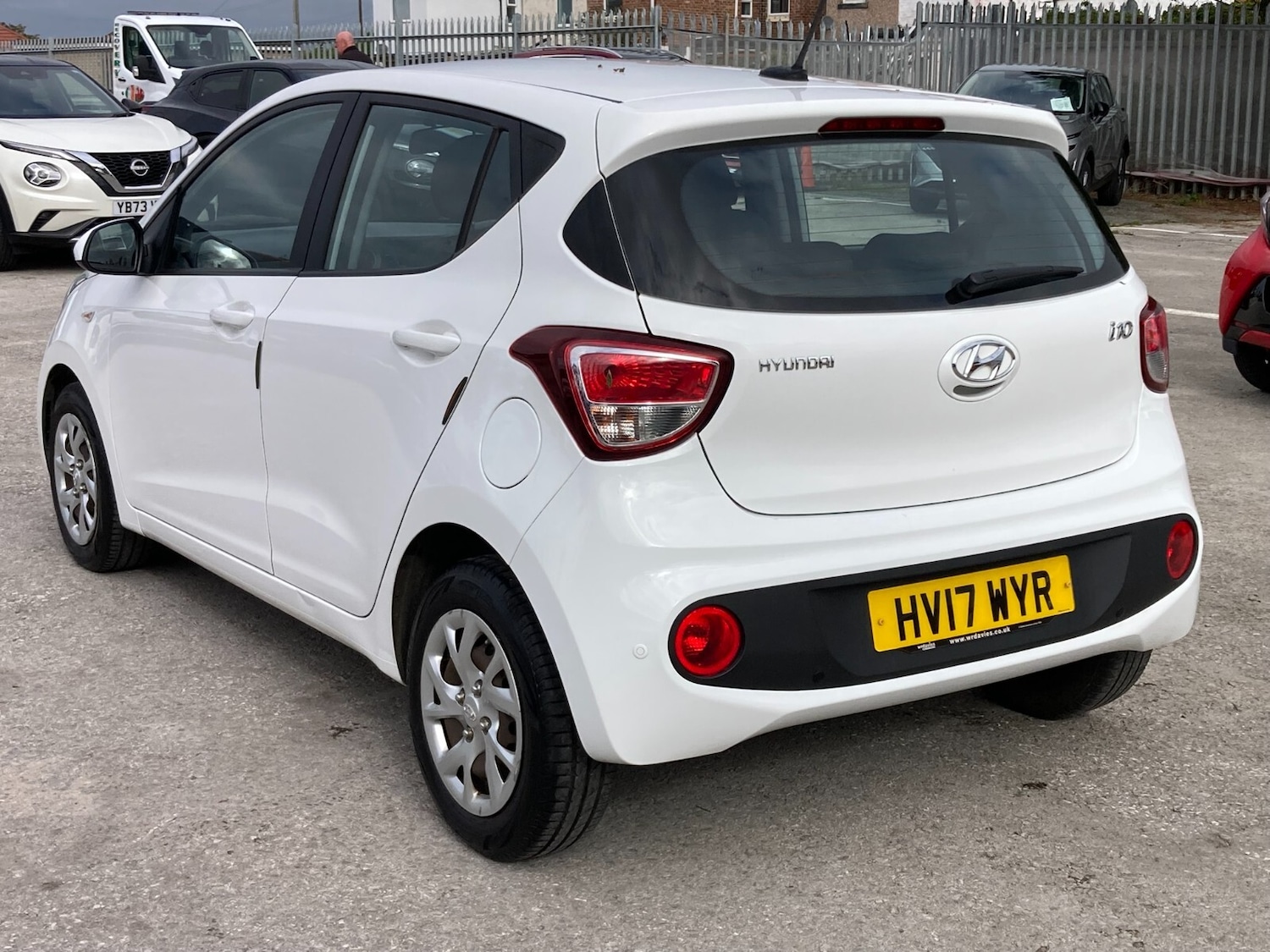 Used Hyundai i10 2017 for sale - 76375472: Photo 10