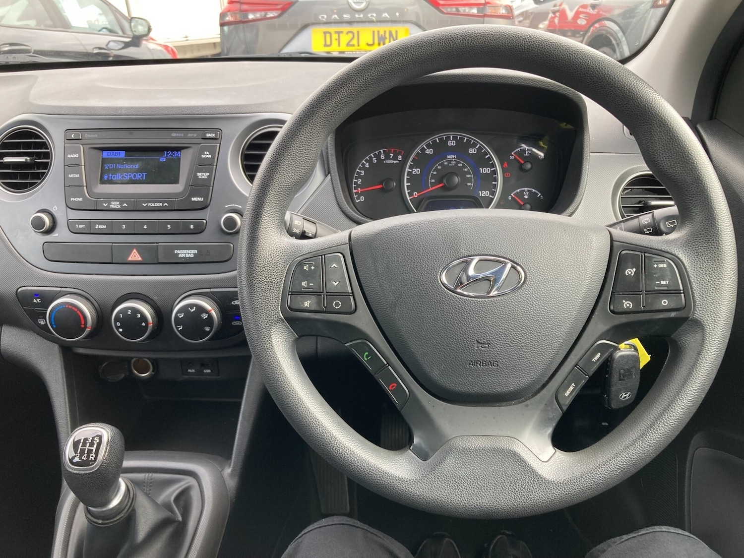 Used Hyundai i10 2017 for sale - 76375472: Photo 17
