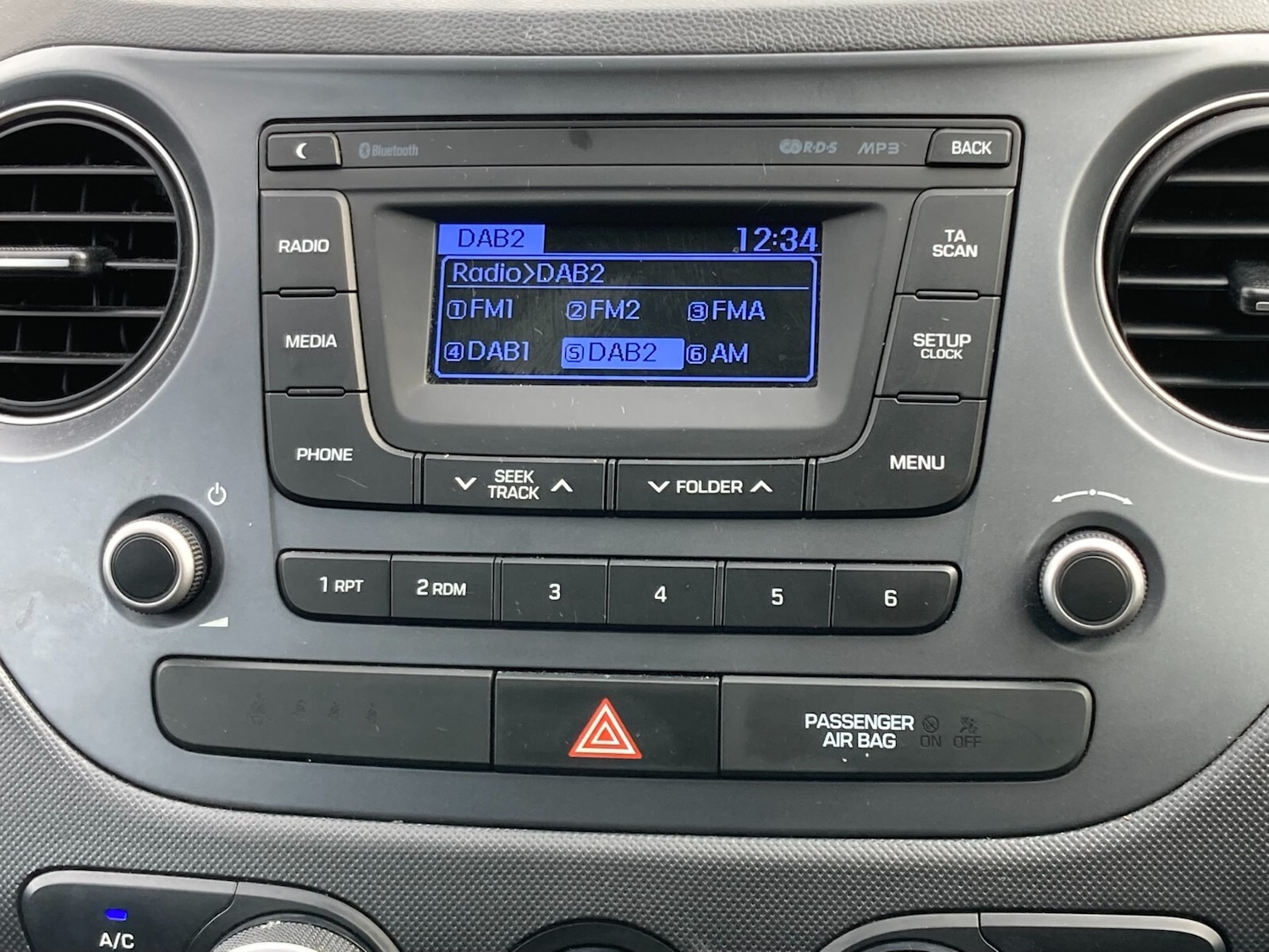 Used Hyundai i10 2017 for sale - 76375472: Photo 23