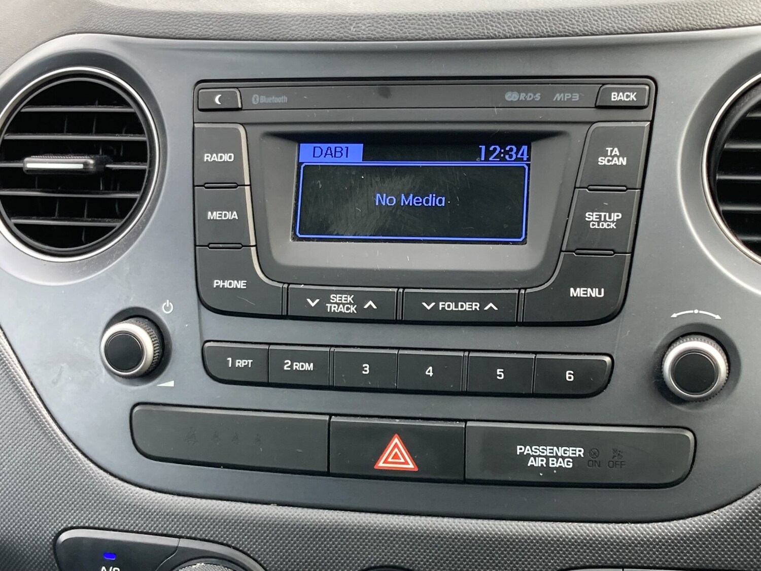 Used Hyundai i10 2017 for sale - 76375472: Photo 24