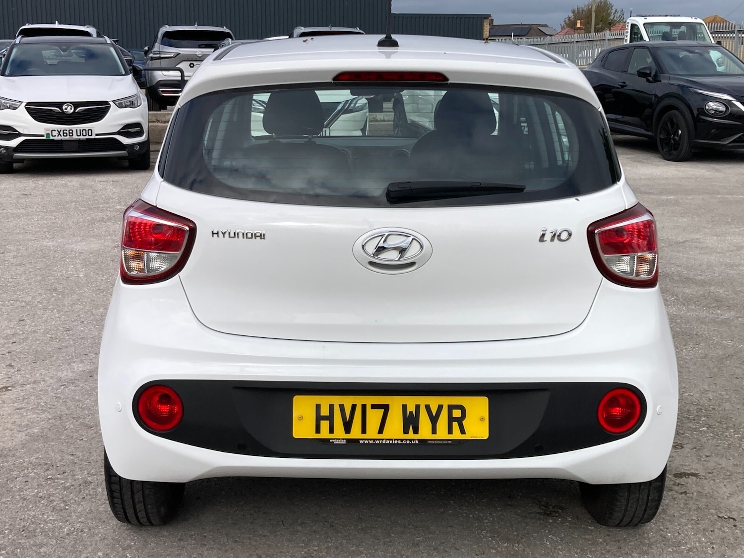 Used Hyundai i10 2017 for sale - 76375472: Photo 6