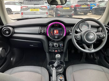 Used MINI Hatch 2019 for sale - 76276631: Photo