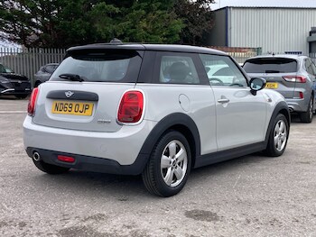 Used MINI Hatch 2019 for sale - 76276631: Photo