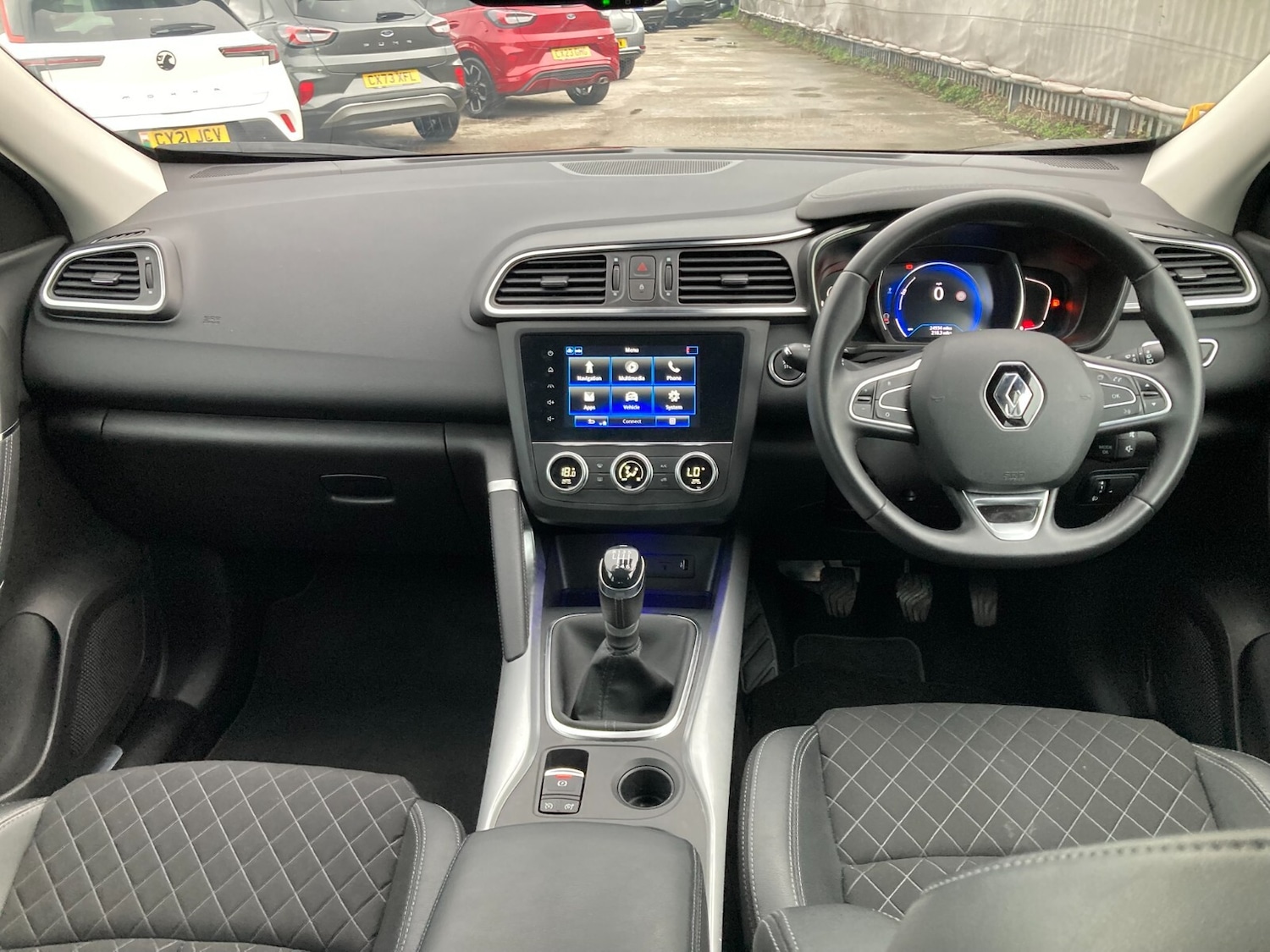 Used Renault Kadjar 2022 for sale - 76276673: Photo 2