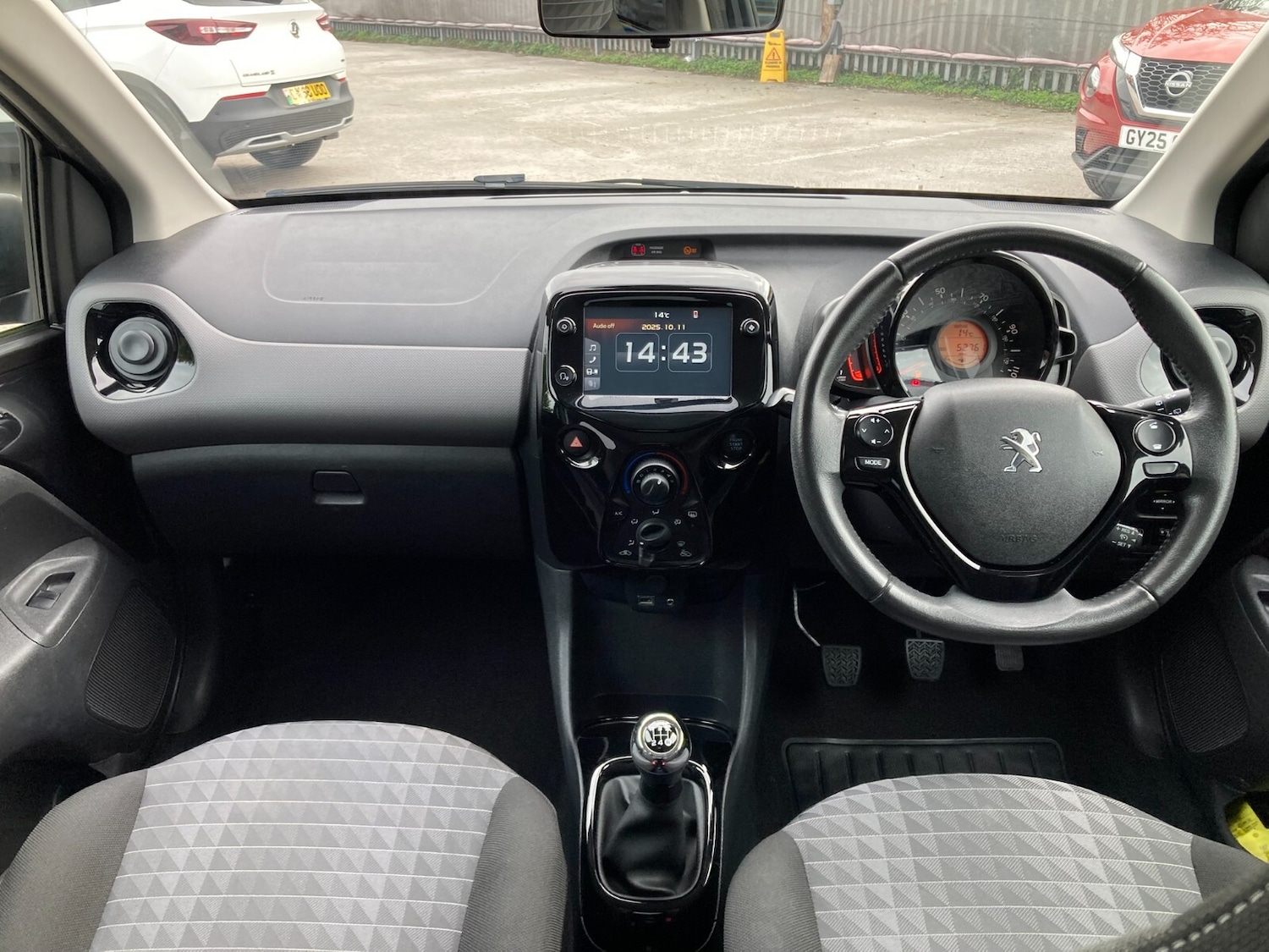 Used Peugeot 108 2021 for sale - 76276651: Photo 2