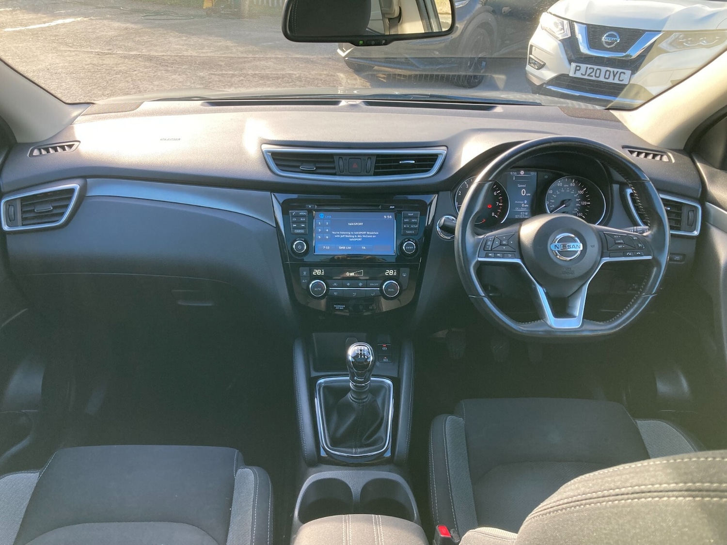 Used Nissan Qashqai 2017 for sale - 76393637: Photo 2