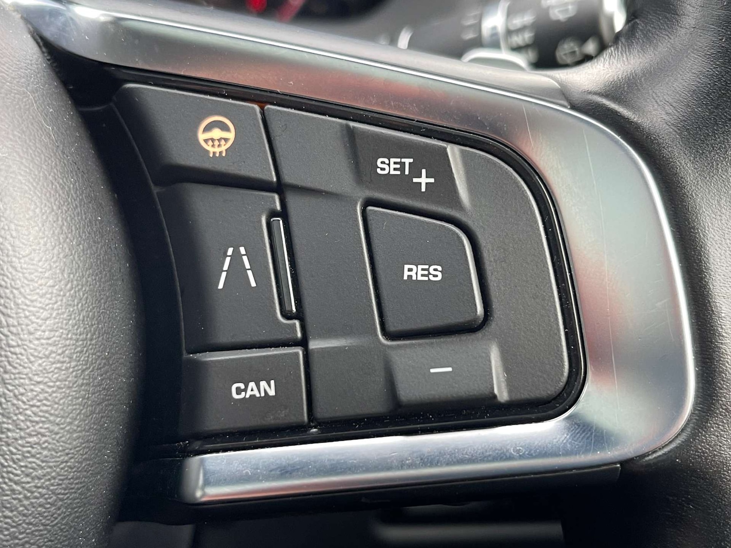 Used Jaguar F-Pace 2020 for sale - 76859424: Photo 9