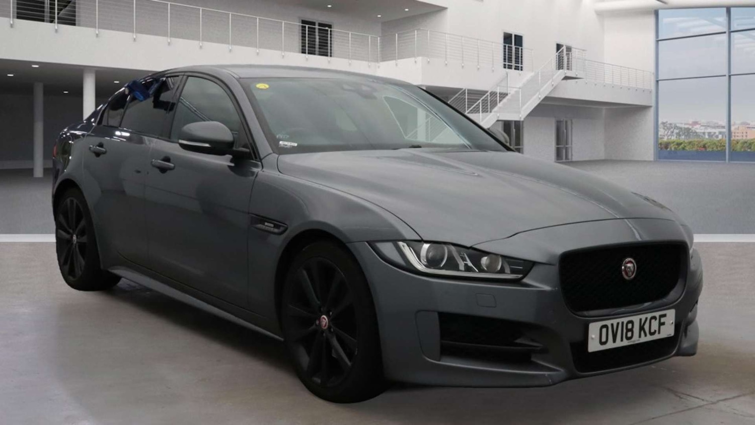 Used Jaguar XE 2018 for sale - 76350454: Photo 1