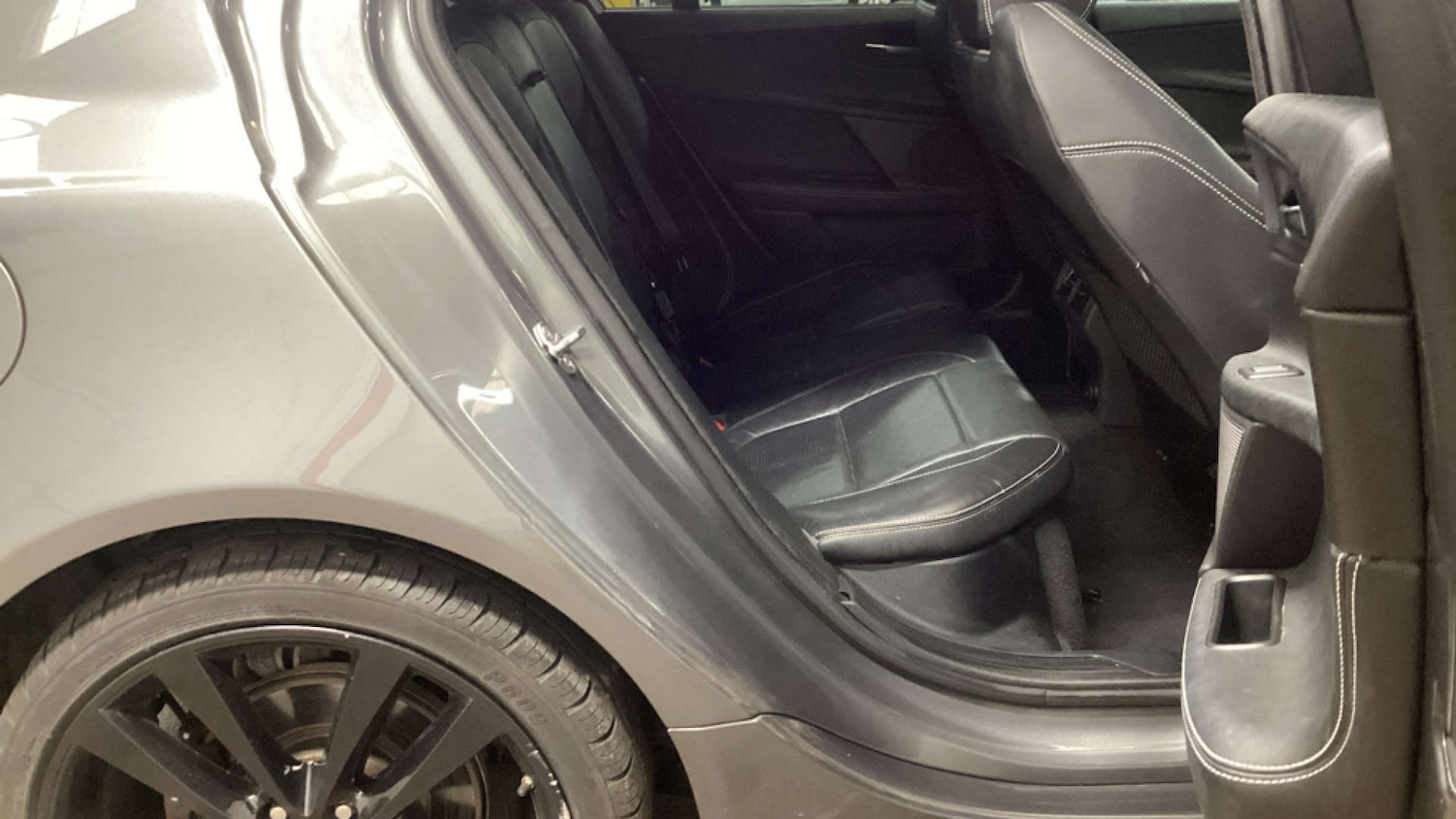 Used Jaguar XE 2018 for sale - 76350454: Photo 10