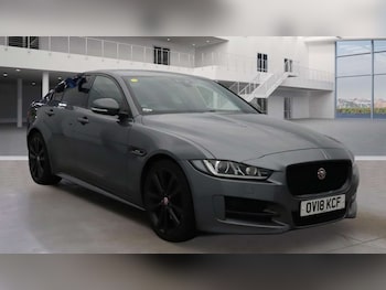 Used Jaguar XE 2018 for sale - 76350454: Photo