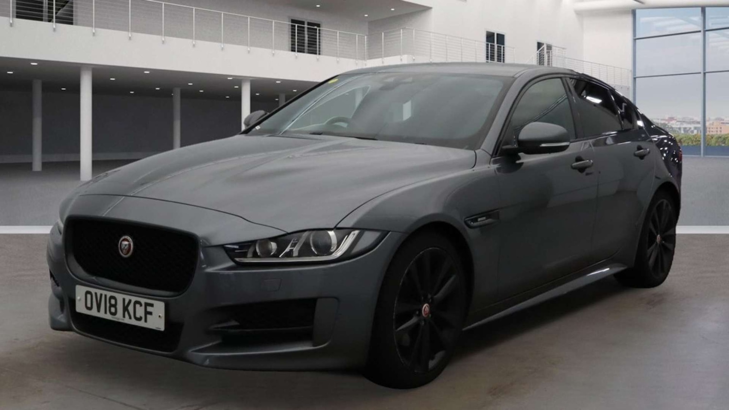 Used Jaguar XE 2018 for sale - 76350454: Photo 3