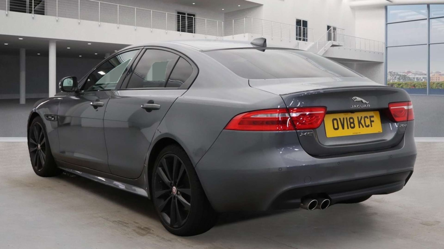 Used Jaguar XE 2018 for sale - 76350454: Photo 5