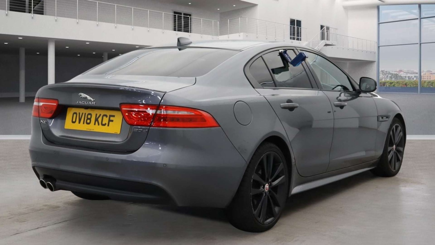 Used Jaguar XE 2018 for sale - 76350454: Photo 6
