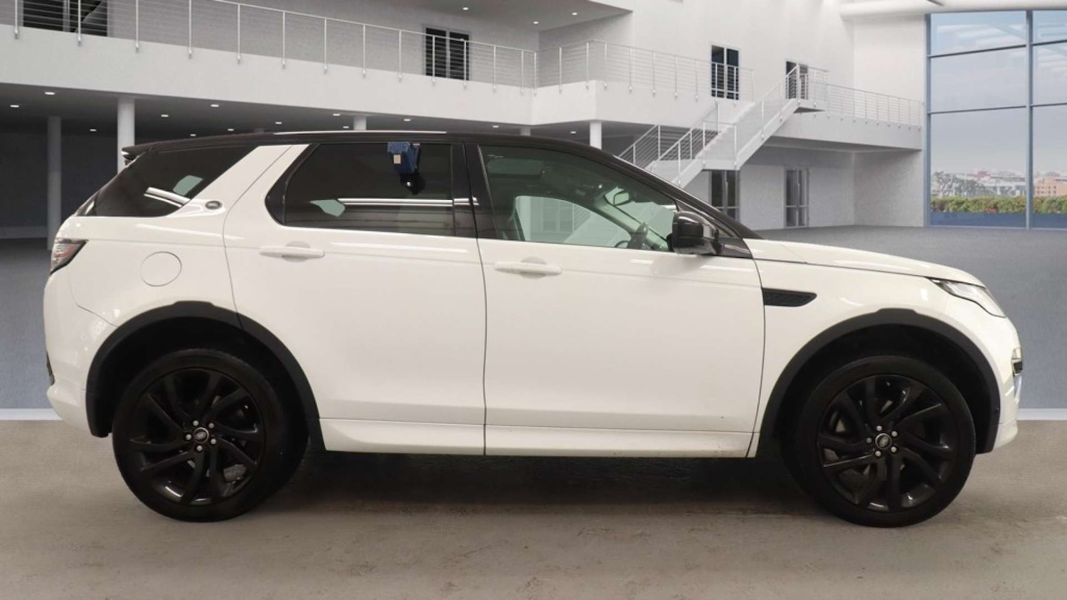 Used Land Rover Discovery Sport 2019 for sale - 76509344: Photo 5